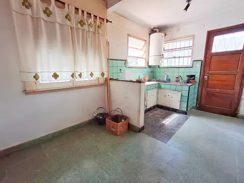 Casa 4 ambientes con 1 baño
