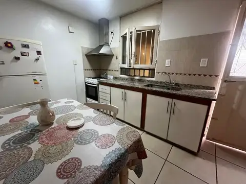 Casa en Alquiler con 1 cochera