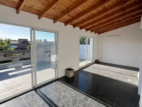 VENTA DEPTARTAMENTO 3 AMBIENTES CON TERRAZA EN CASTELAR NORTE