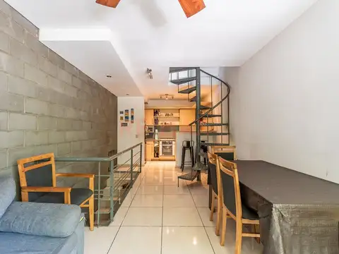 Depto Tipo Casa en Venta con 1 cocheras
