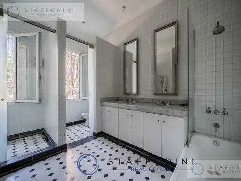 Casa de 9 ambientes 5 baños completos, doble dep. Jardín y pileta Belgrano
