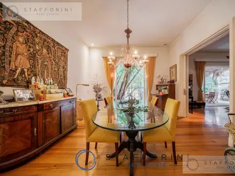 Casa en Venta con 4 cocheras