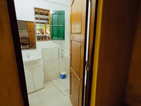 Casa en venta en Colonia Avellaneda 3 dormitorios 2 baños con fondo en esquina