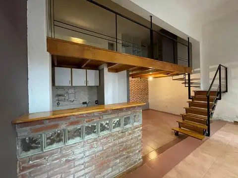 Depto Tipo Casa en Alquiler de 1 dormitorio