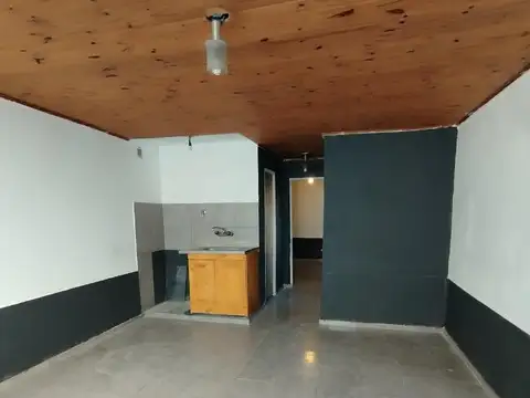 Se ALQUILA PH al fondo de 2 ambientes