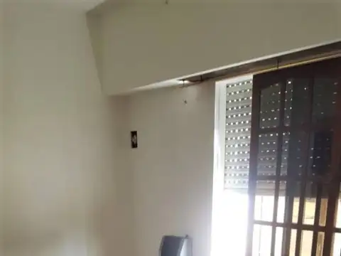 Impecable Casa en Bernal Oeste | 3 Ambientes con Terraza  y Cochera | Zona Resid