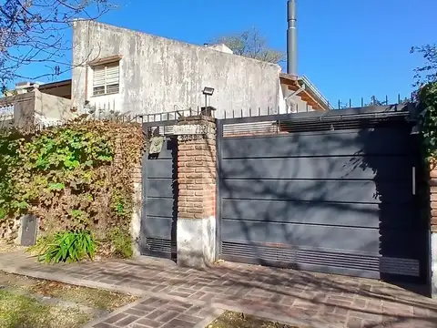 SARRATEA AL 2300 VENTA CASA 3 DORMITORIOS EN FUNES