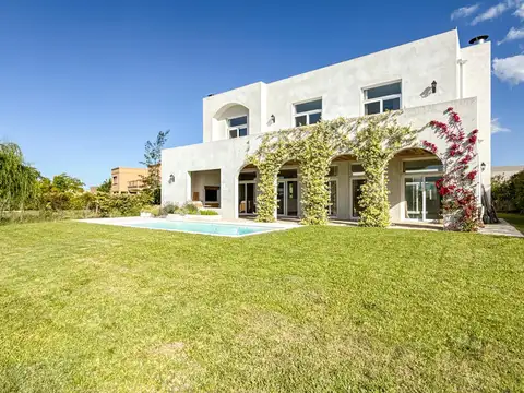 Casa en venta en El Canton Golf Escobar