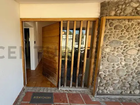 Adrian Cornejo , Piso 0