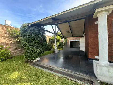 Casa 6 ambientes con 3 baños