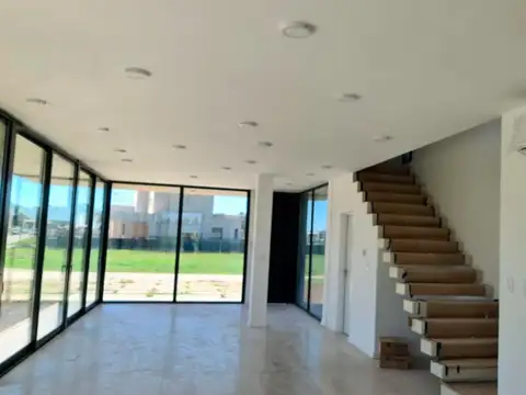 Casa en Venta en Canning, USD 325.000