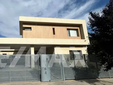 Av de los Inmigrantes 300