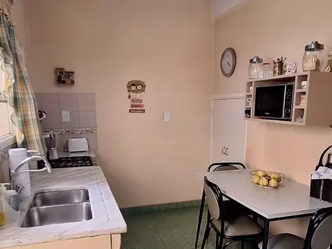 Depto Tipo Casa en Venta en Versalles, USD 169.000