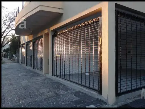 República  esquina Pueyrredón