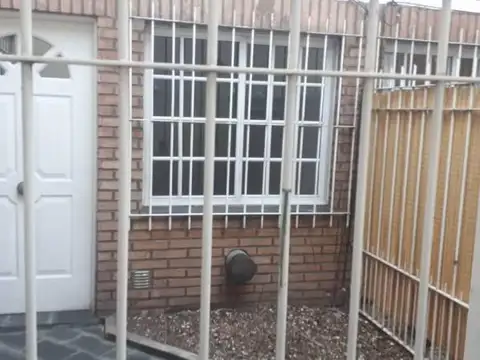 Depto Tipo Casa en Alquiler de 3 ambientes