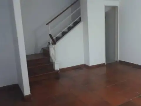 Depto Tipo Casa en Alquiler de 2 dormitorios