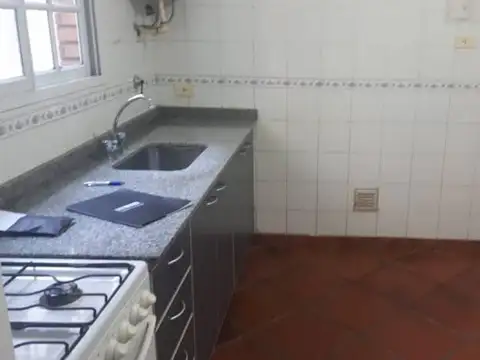 Depto Tipo Casa en Alquiler 40 años