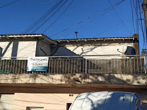 CASA 3 AMBIENTES AMPLIOS PLANTA ALTA BARRIO FATE