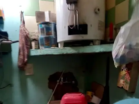 "CHALET EDIFICADO AL FONDO EN EXCELENTE ZONA RESIDENCIAL"