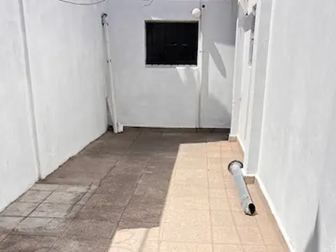 Depto Tipo Casa 4 ambientes con 2 baños