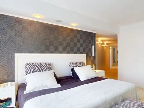 Casa en Venta en Abril Club De Campo, USD 1.500.000