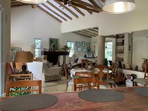Casa 3 ambientes con 2 baños