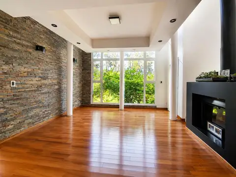 Casa en Venta en Santa Ana, USD 370.000