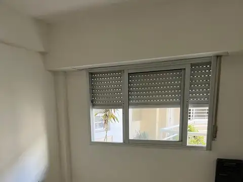 Departamento de dos ambientes en primer piso