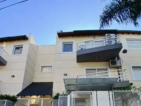 Departamento de dos ambientes en primer piso