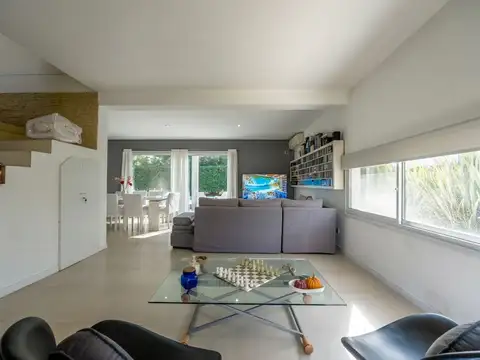CASA EN VENTA 5 AMBIENTES LOS SAUCES NORDELTA