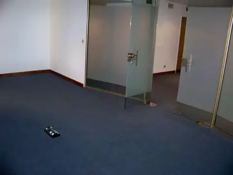 Oficina 3 ambientes con 2 baños