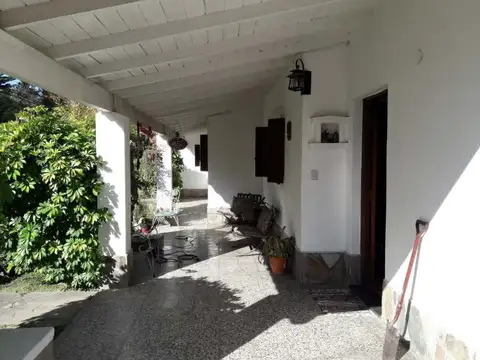 EXCELENTE INMUEBLE COMERCIAL - VILLA TESEI
