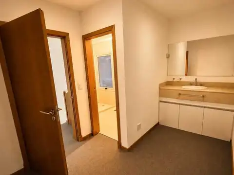 Depto Tipo Casa en Venta con 1 cocheras
