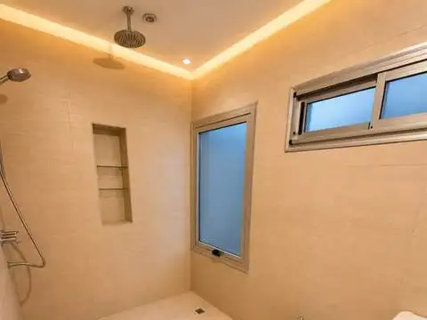Depto Tipo Casa en Venta de 5 ambientes