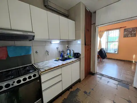 Casa 4 ambientes con 1 baño