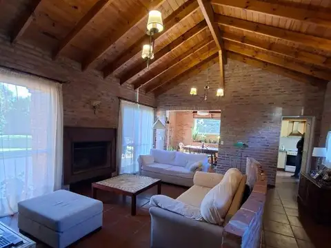 Casa en Alquiler en Don Torcuato, USD 1.900
