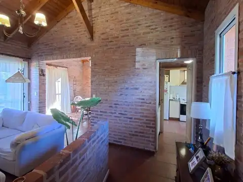 Casa 4 ambientes con 1 baño