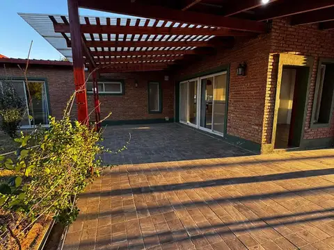 CASA 2 DORMITORIOS EN LAS CASUARINAS