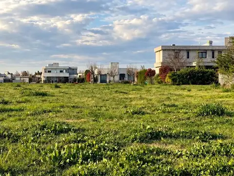 Lote 10 x 44.5 BARRIO DON CARLOS I | ESCRITURA | 138 y 508 José Hernández LP