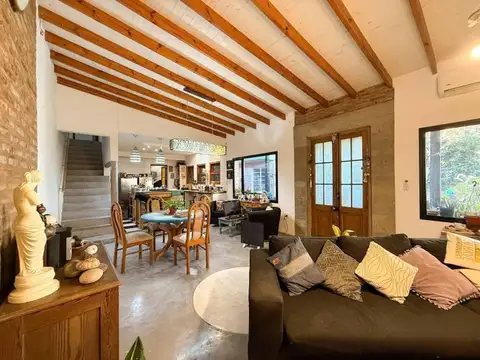 CASA EN VENTA 5 DORMITORIOS CON PARQUE