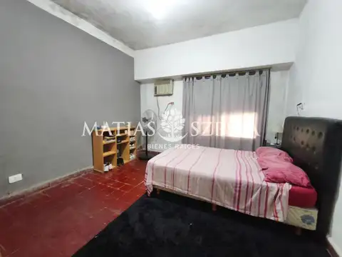 Humahuaca 2500. Entre Pres. ibañez y Pres. alessandri