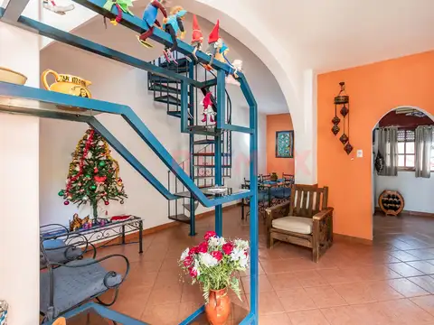 RESERVADA Casa 4 amb. en San Andres con Jardin -