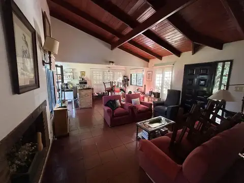 CASA EN VENTA 3 DORMITORIOS FUNES