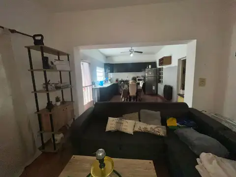 Casa 4 ambientes con 1 baño