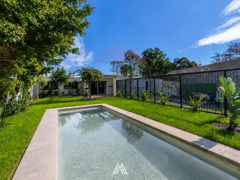 Casa reciclada, 3 dormitorios,  jardín y piscina