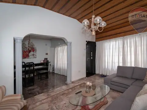 Casa en Venta en Los Hornos, USD 145.000