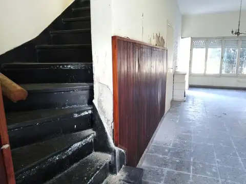 Casa 5 ambientes con 1 baño