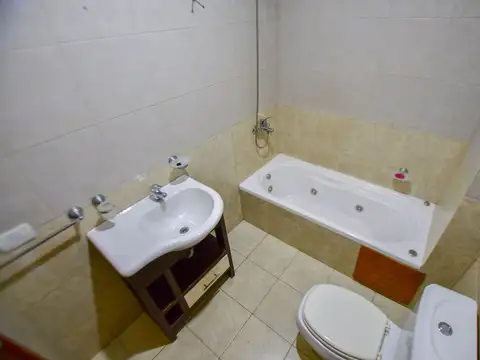 Depto Tipo Casa en Venta en La Plata, USD 78.000