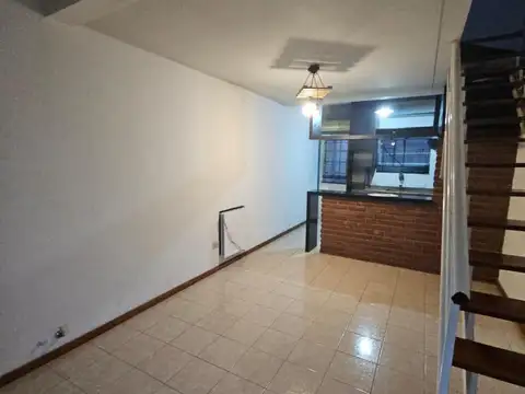 Depto Tipo Casa en Alquiler de 3 ambientes
