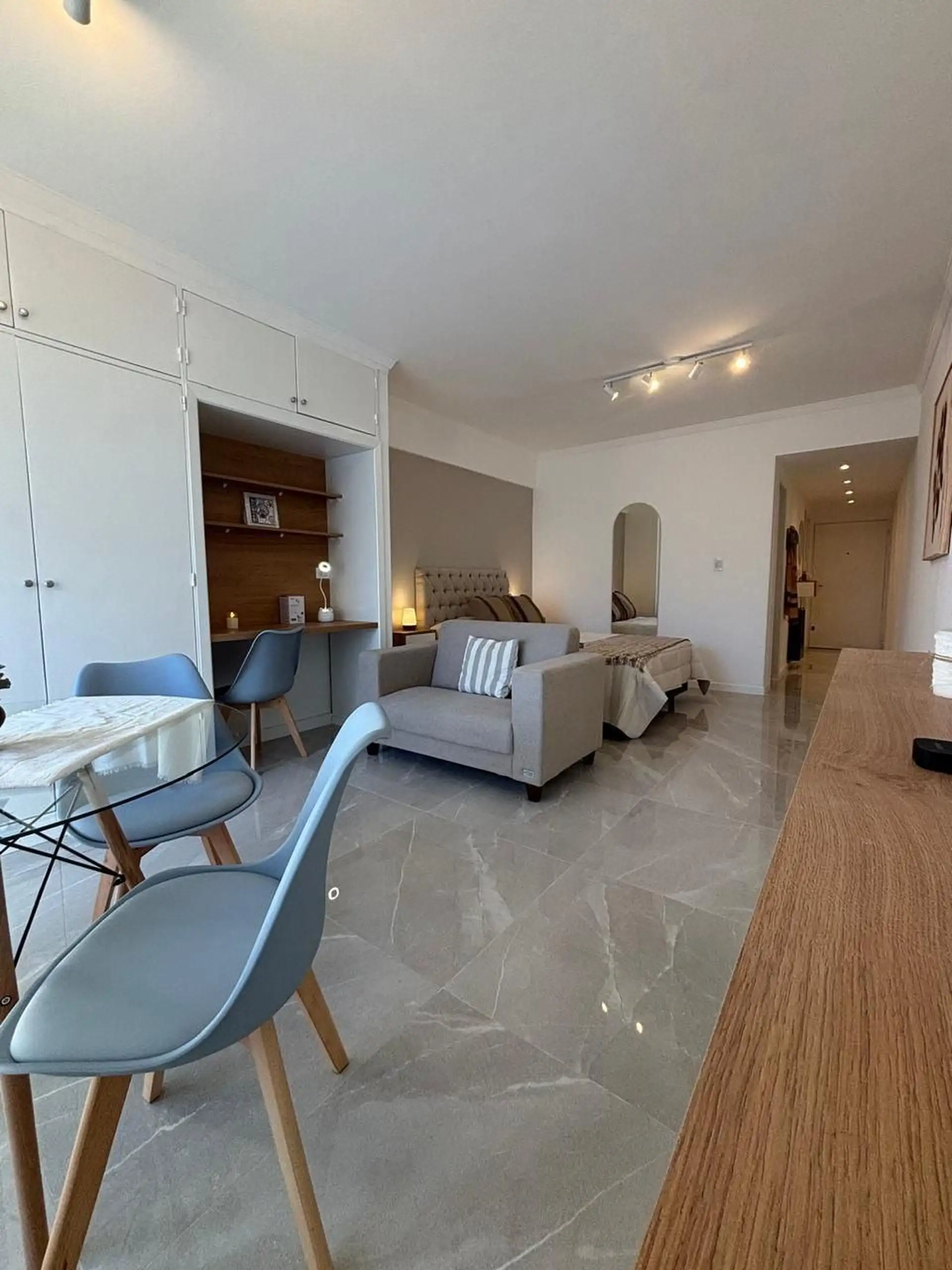 Depto 1 amb reciclado a la calle, 34m² con balcón — Plaza Mitre